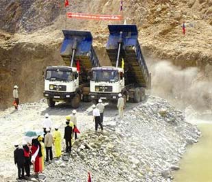 Đầu tư ra nước ngoài cũng ‘’khổ’’ vì thủ tục! 